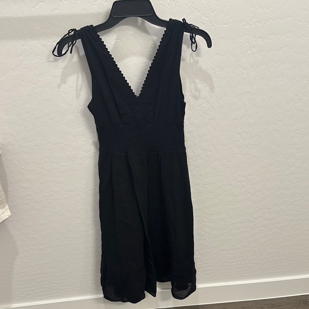 Elegant Black Sleeveless Dress
